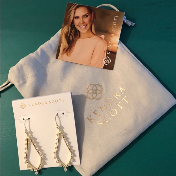 Kendra Scott Jewelry - Kendra Scott Bea Open Drop Earrings in Gold